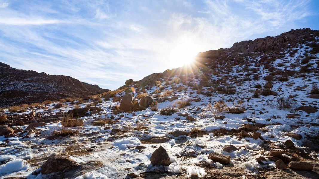 Weather alert warns of thunder, dust storms and snow across Saudi Arabia this week