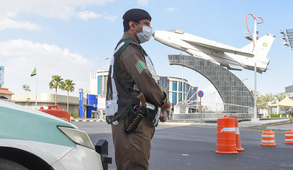 Saudi police have arrested hundres of illegals breaching country’s law. (SPA)