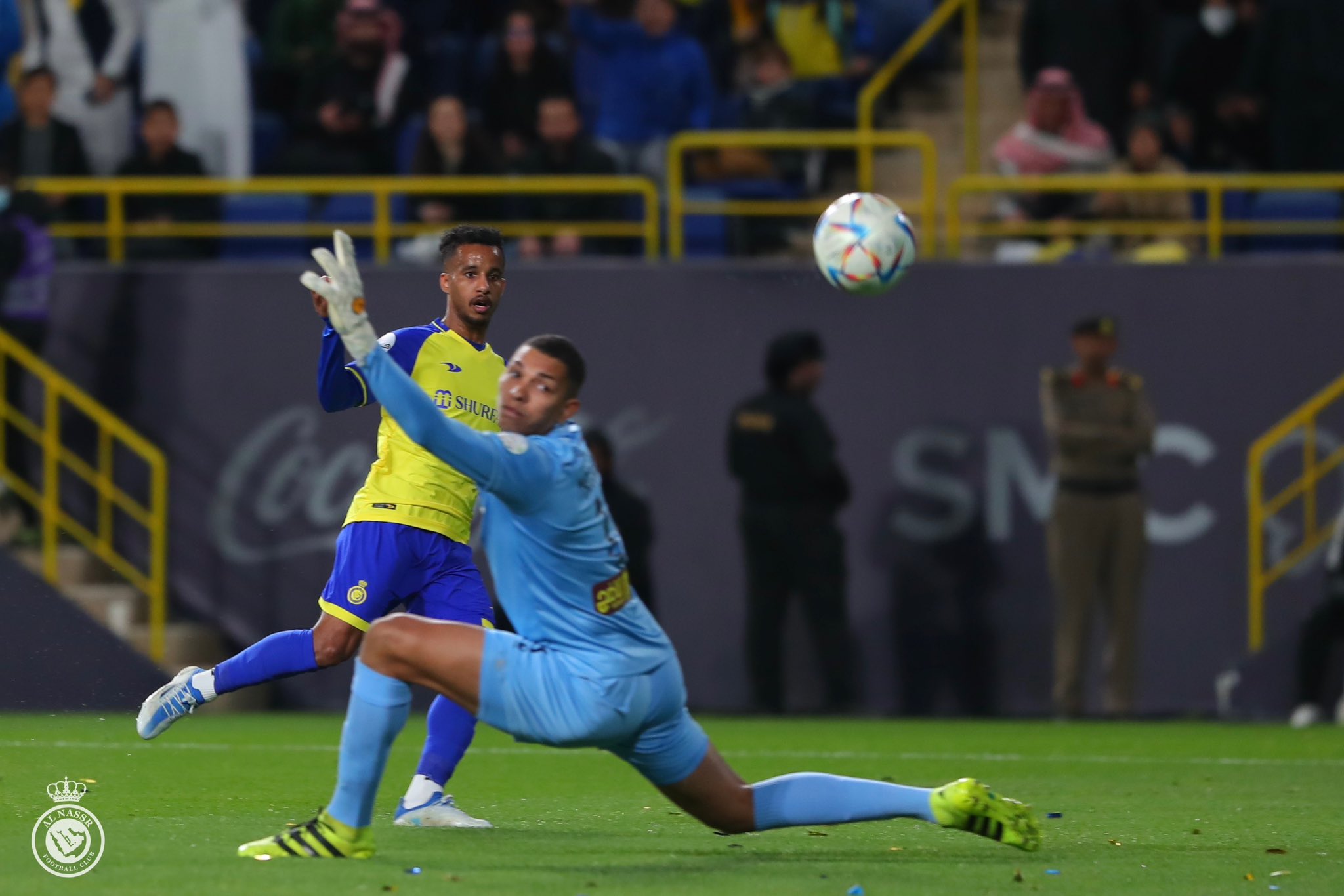 Al-Nassr ground a hard-fought 2-1 win over Al-Taawoun and their place back on top of the Roshn Saudi League. (Twitter/@AlNassrFC)