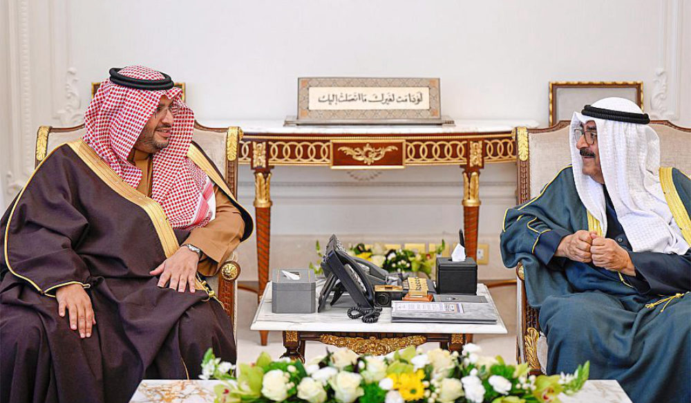 Prince Turki bin Mohammed bin Fahd bin Abdulaziz meets with Kuwait’s Crown Prince Sheikh Mishal Al-Ahmad Al-Jaber Al-Sabah in Kuwait City. (SPA)