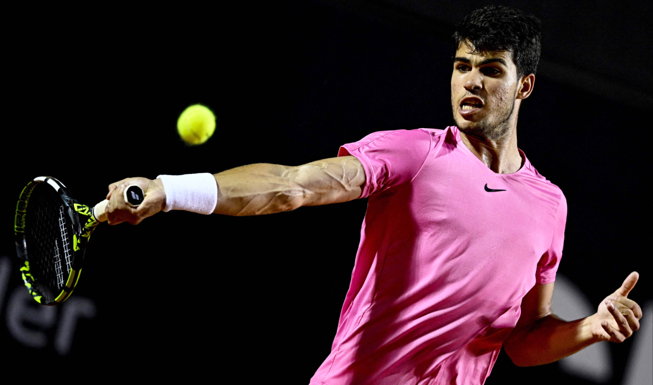 Norrie advances, Alcaraz leads at rain-suspended Rio Open