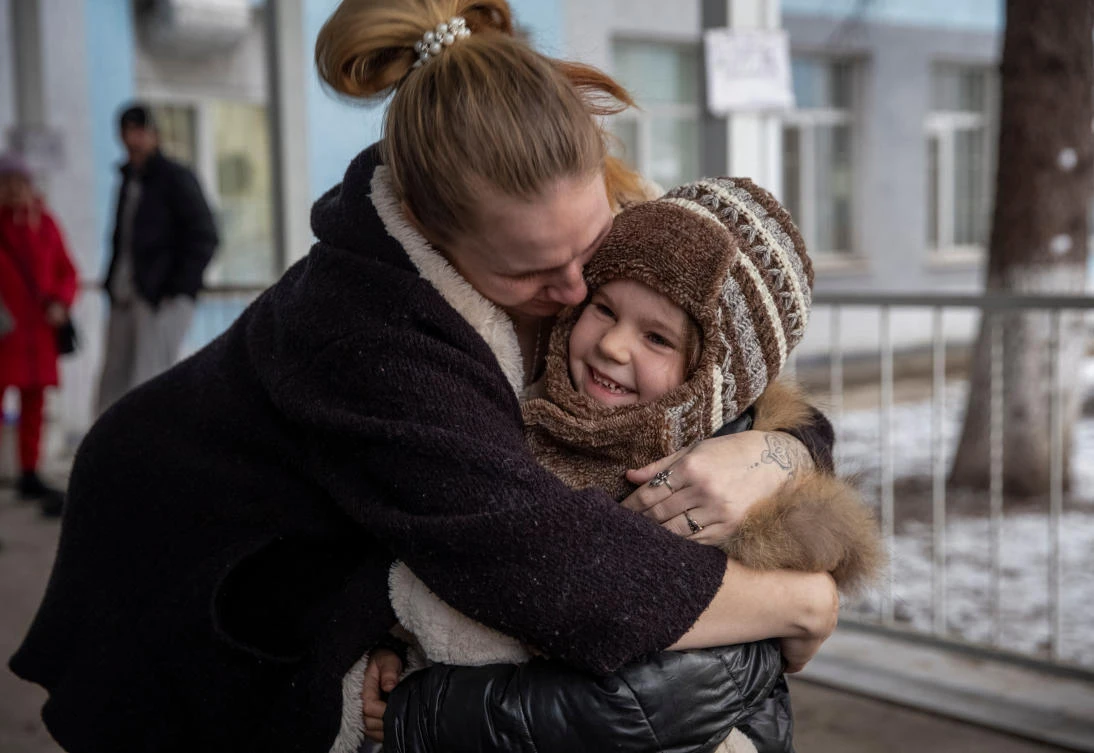 Ukrainian police rescue six-year-old girl from besieged Bakhmut