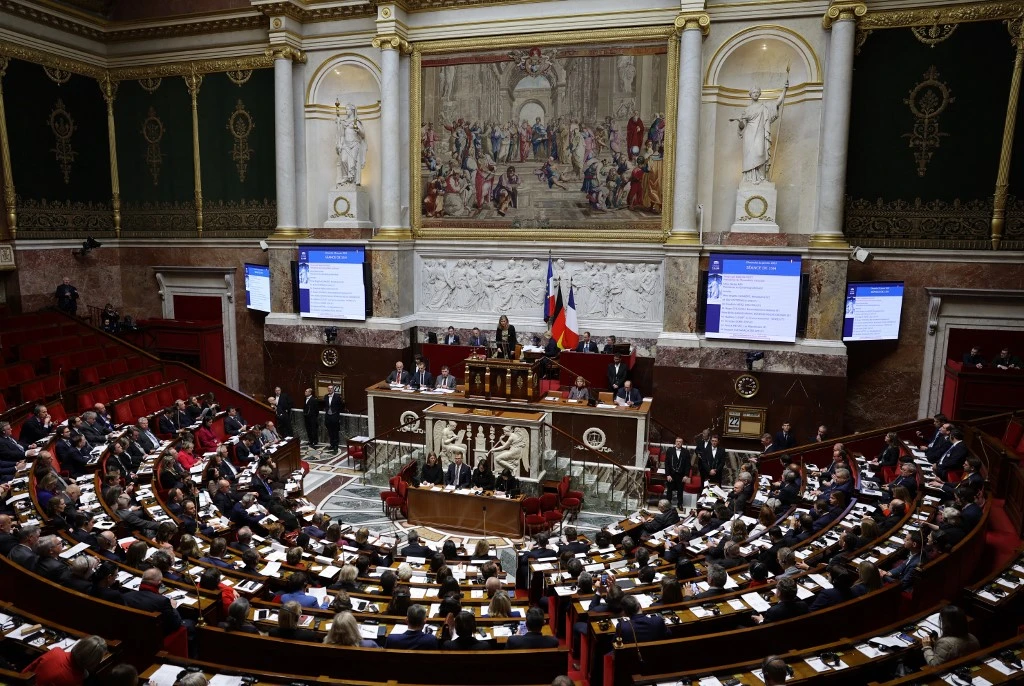 France weighs up ban on influencers promoting risky products, services