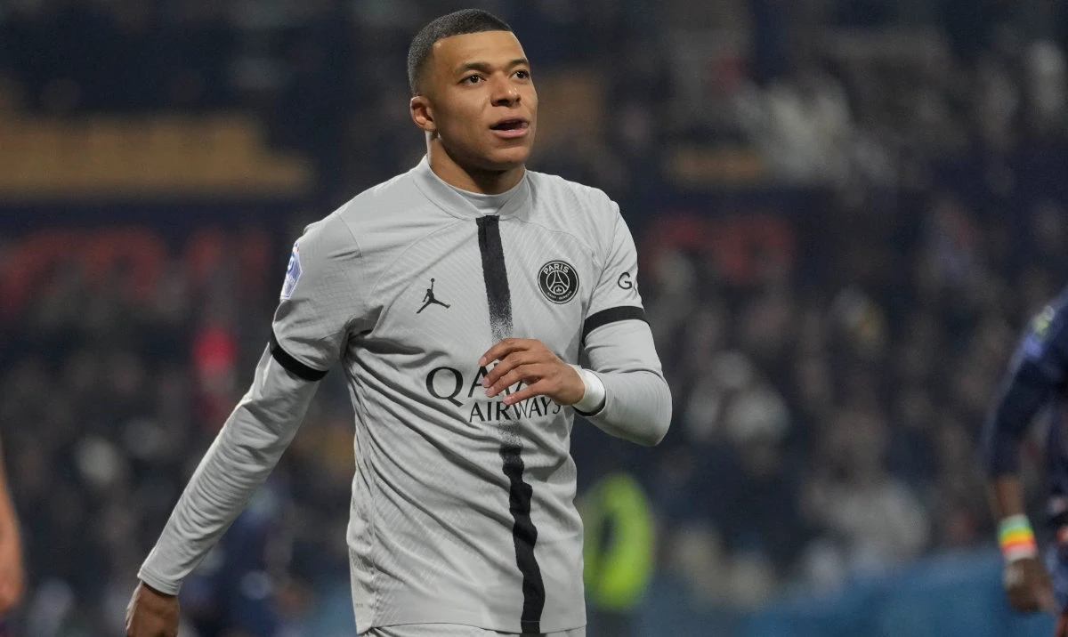 Messi strikes as PSG moves 5 points clear but Mbappe injured