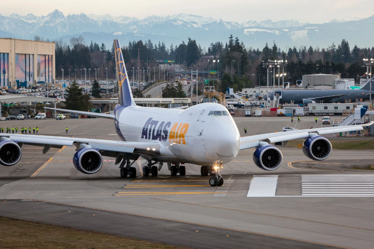 Boeing bids farewell to an icon, delivers last 747 jumbo jet