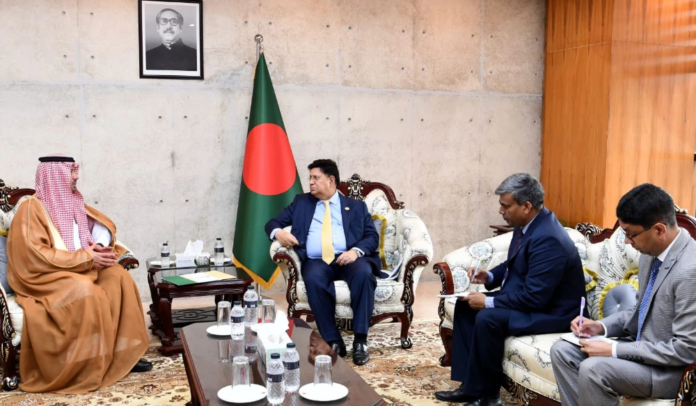 Bangladeshi Foreign Minister A.K. Abdul Momen meets Saudi Ambassador Essa Al-Duhailan in Dhaka on Feb. 1, 2023. (Photo/Bangladesh Ministry of Foreign Affairs)