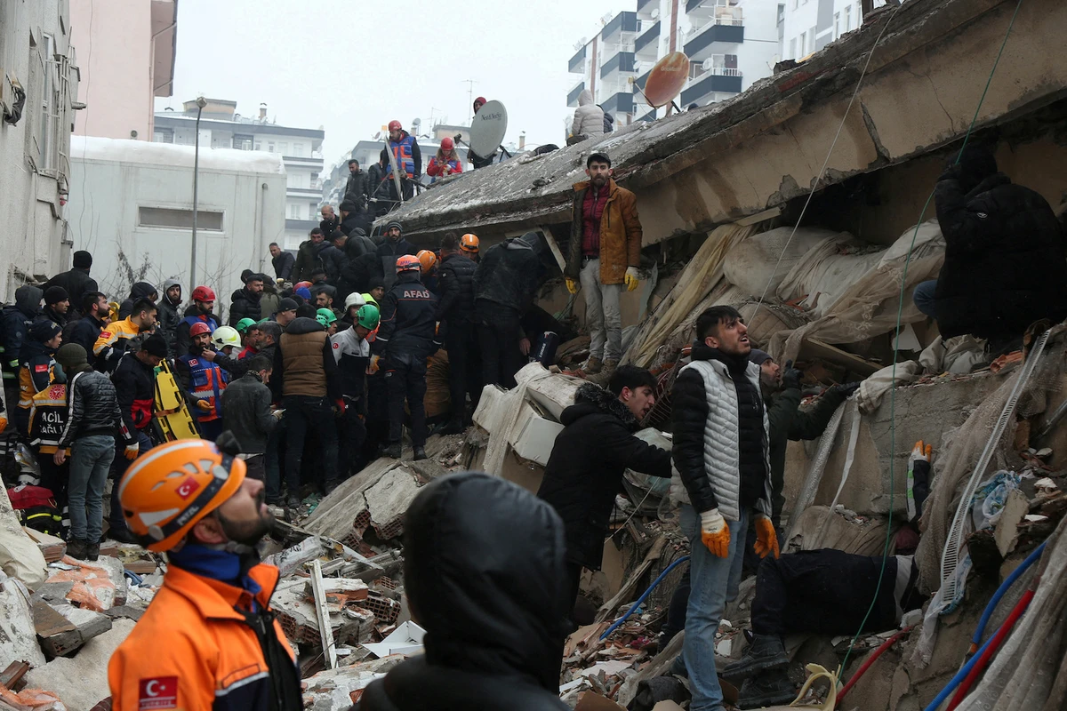 Rescuers search for survivors under the rubble following an earthquake in Diyarbakir, Turkey February 6, 2023. (Reuters)