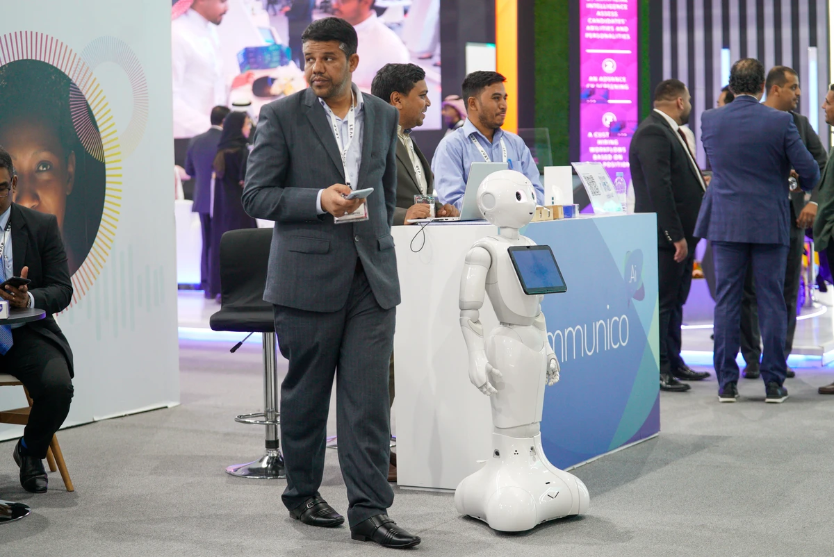 Artificial Intelligence is an increasingly present part of modern day consciousness, influencing industries and people’s daily lives—one that is arguably impossible to escape. (AN photo by Huda Bashatah)