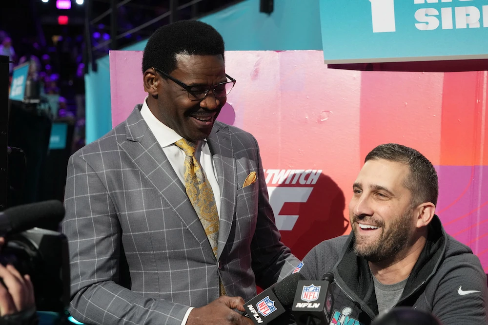 Super Bowl opening night returns with circus atmosphere