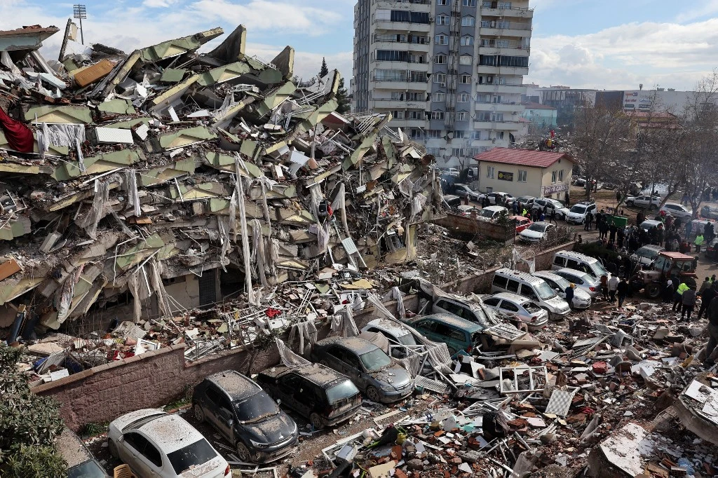 Blue tick Twitter accounts spread fake news over Turkiye earthquake