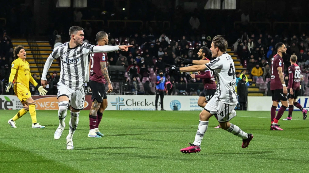 Vlahovic inspires Juventus to 3-0 win at Salernitana