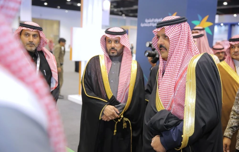 Prince Abdulaziz bin Saad, right, with Turki Al-Jawini, middle, and Faisal Aljuraifani, director of the Human Resources Development Fund in Hail, at the opening of the Liaqaat Hail forum. (Supplied)