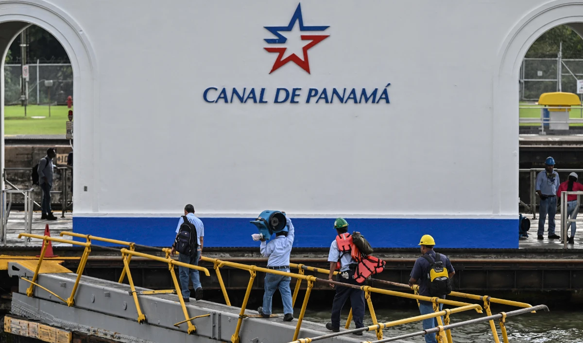 Panama says Iran warships might be allowed through canal
