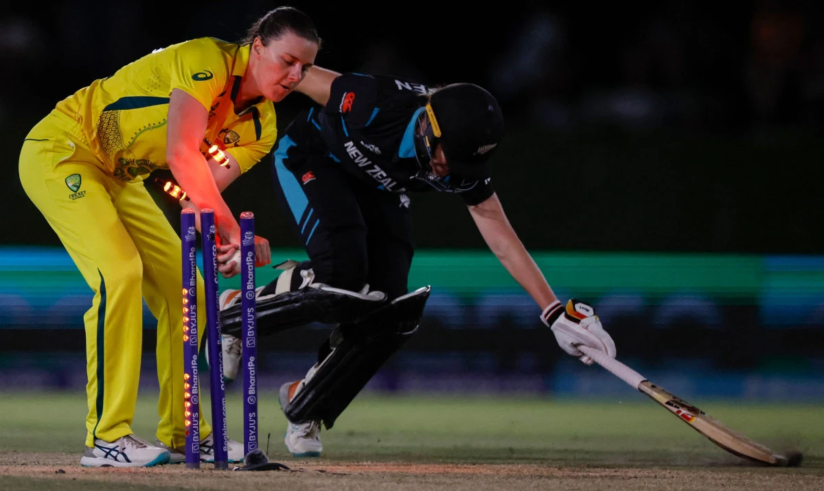 Healy, Gardner star as Australia thrash New Zealand at World Cup