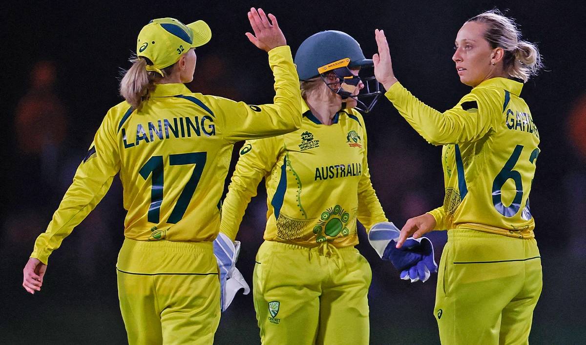 Australia begins T20 World Cup defense with powerful win