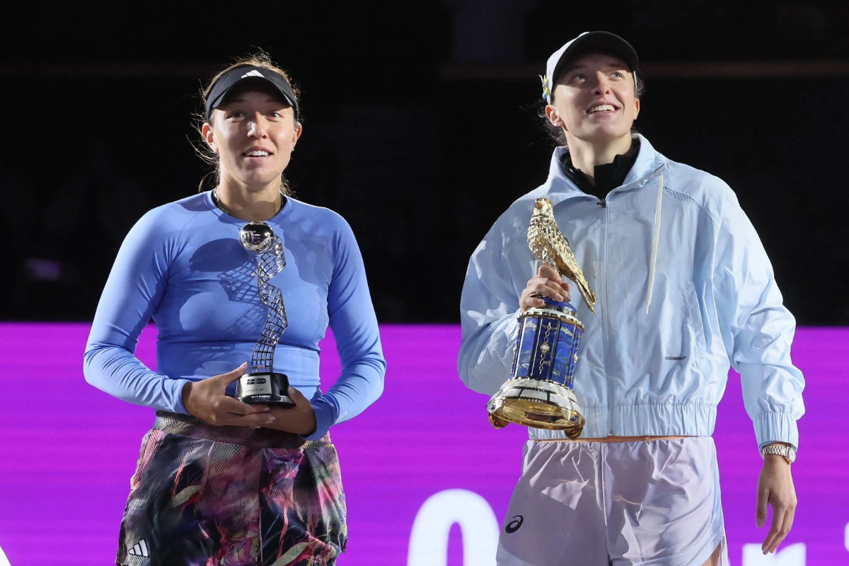 Swiatek sweeps past Pegula to win back-to-back Qatar titles