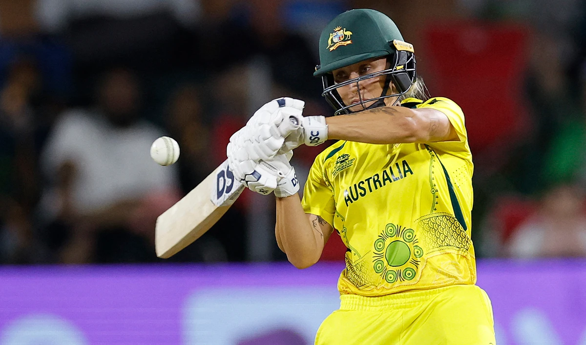 Australia into T20 World Cup semi-finals, England edge India