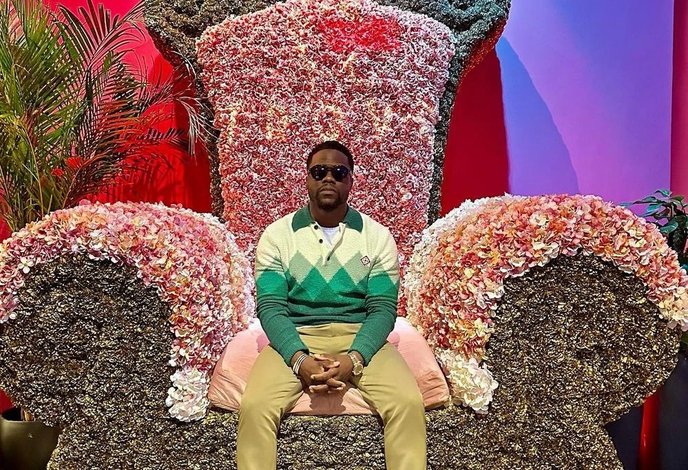 The comedian shared a photo of himself sitting on a giant sofa in Dubai. (Instagram)