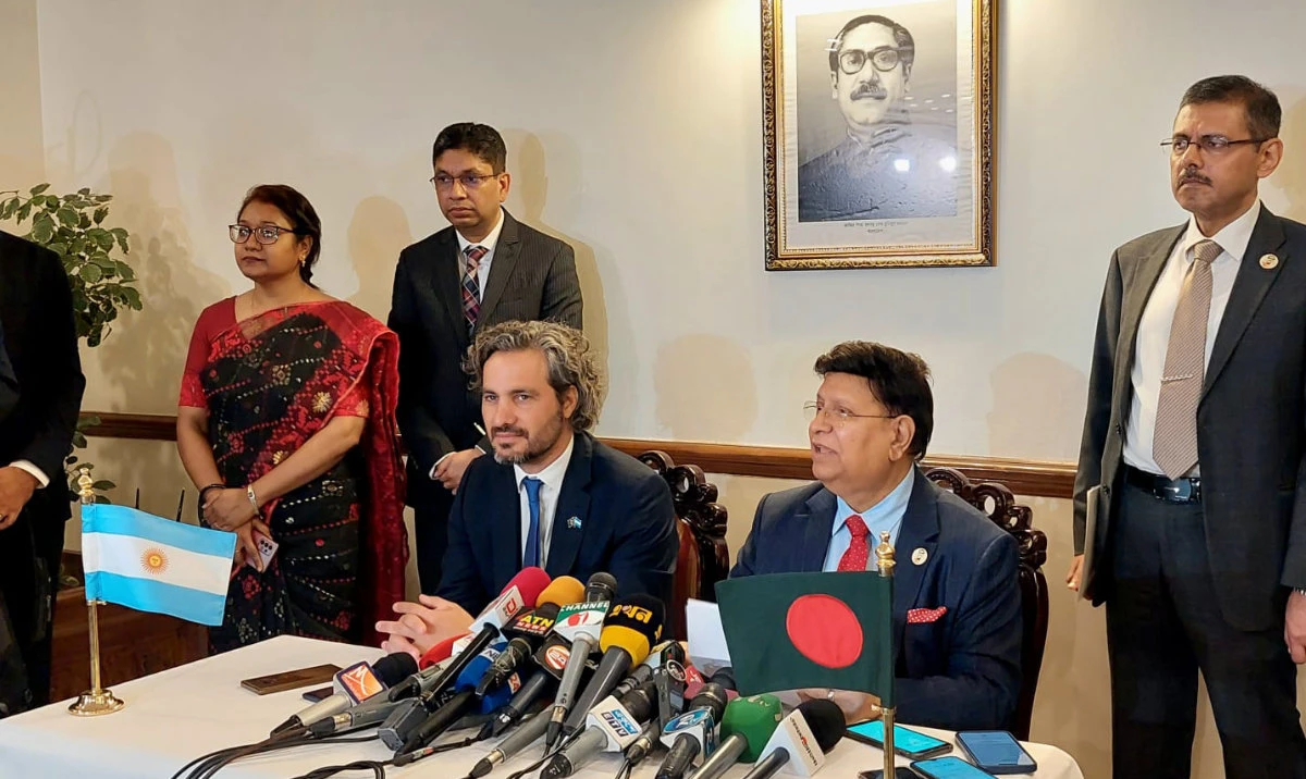 Argentine Foreign Minister Santiago Andres Cafiero and Bangladesh Foreign Minister A.K. Momen speak to reporters at a press briefing in Dhaka on Feb. 27, 2023. (Bangladesh Ministry of Foreign Affairs)