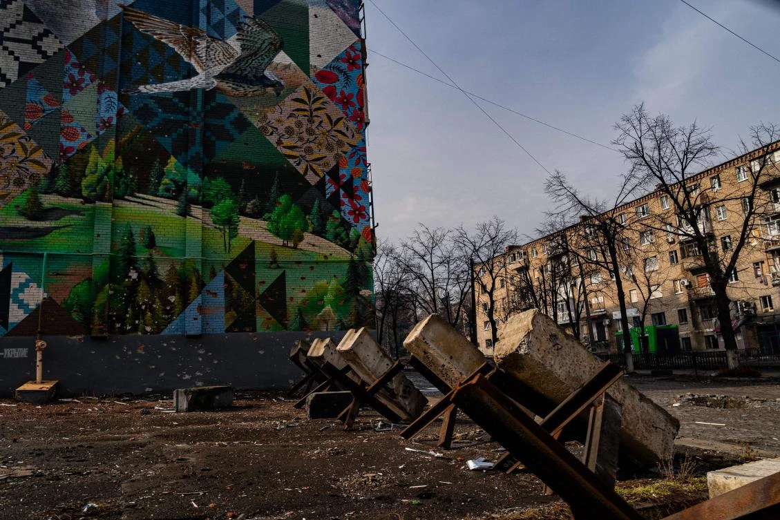 This photograph taken on Feb. 27, 2023, shows an empty street as the sounds of shelling continue in Bakhmut, amid Russia’s military invasion on Ukraine. (AFP)