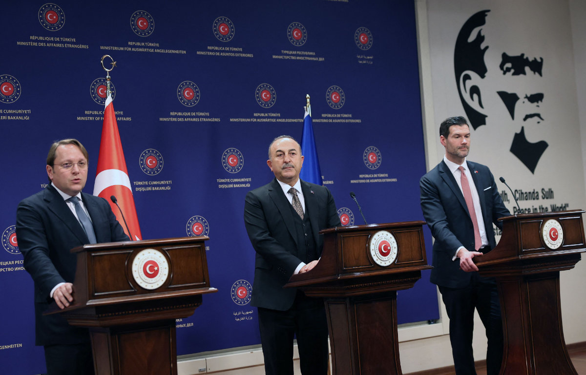 Turkish FM Mevlut Cavusoglu (C) give a joint news conference on quake aid with EU officials in Ankara on Feb. 22, 2023. (AFP)