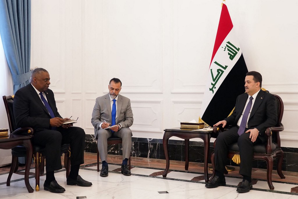 US Defense Secretary, Lloyd Austin, met with Iraqi PM Mohammed Shia al-Sudani during an unannounced visit in Baghdad today (AFP)