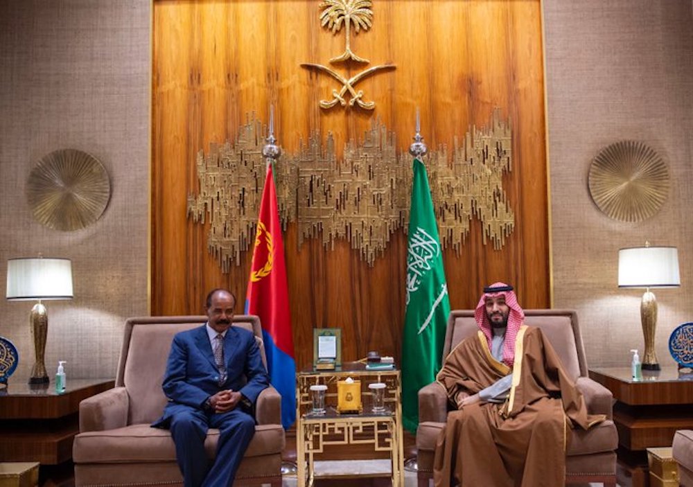 The two leaders reviewed the bilateral relations between the two countries. (SPA)