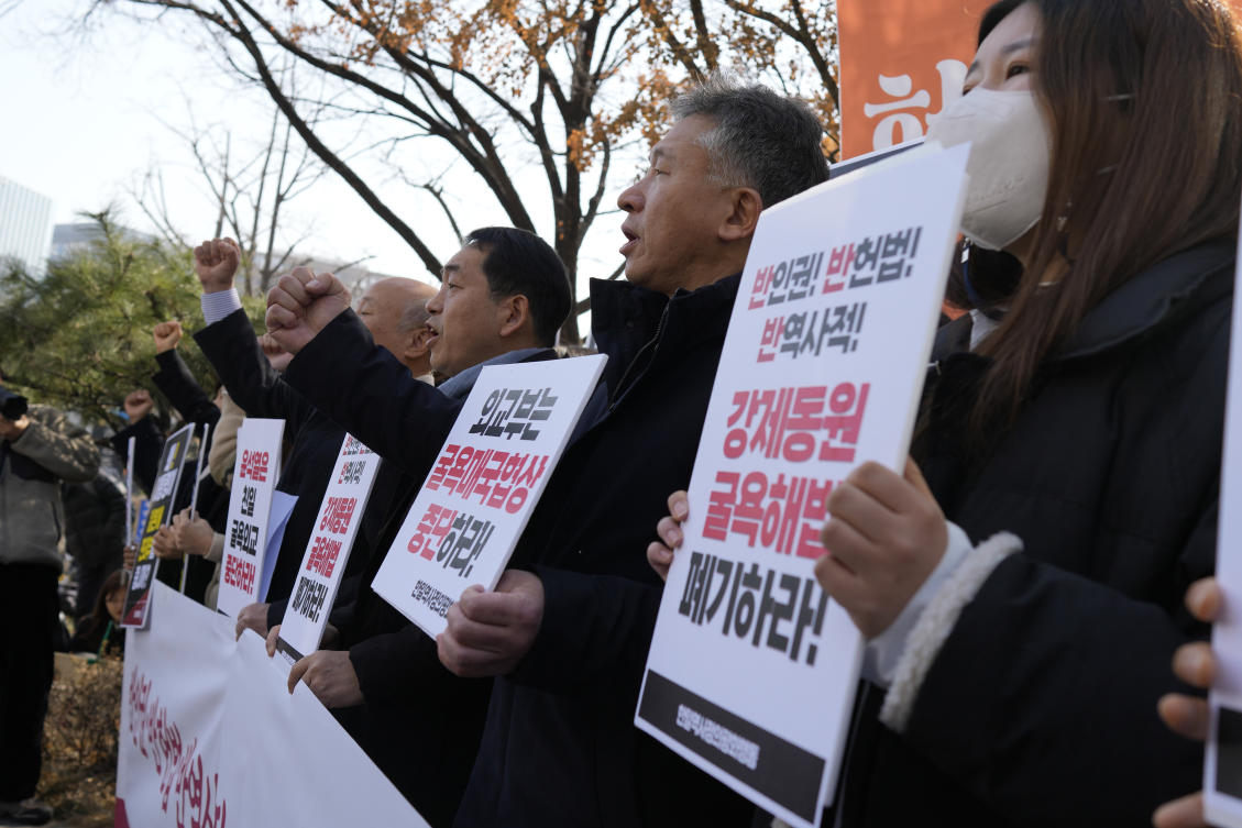 Protesters rally against the South Korean government’s announcement of a plan over the issue of compensation for forced labors in Seoul on Mar. 6, 2023. (AP)