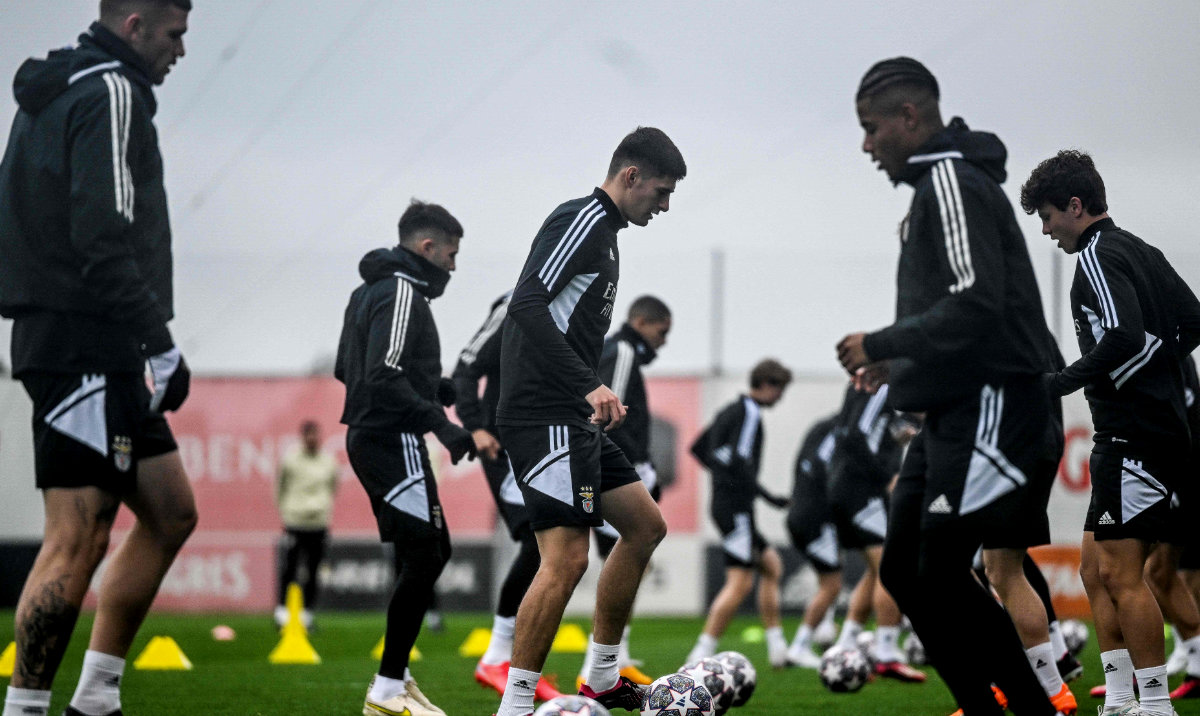 Benfica's Portuguese defender Antonio Silva (C) and teammates during a training session at Benfica Campus training camp in Seixal, outskirts of Lisbon, on Monday on the eve of their UEFA Champions League round of 16 second-leg against Club Brugge. (AFP)