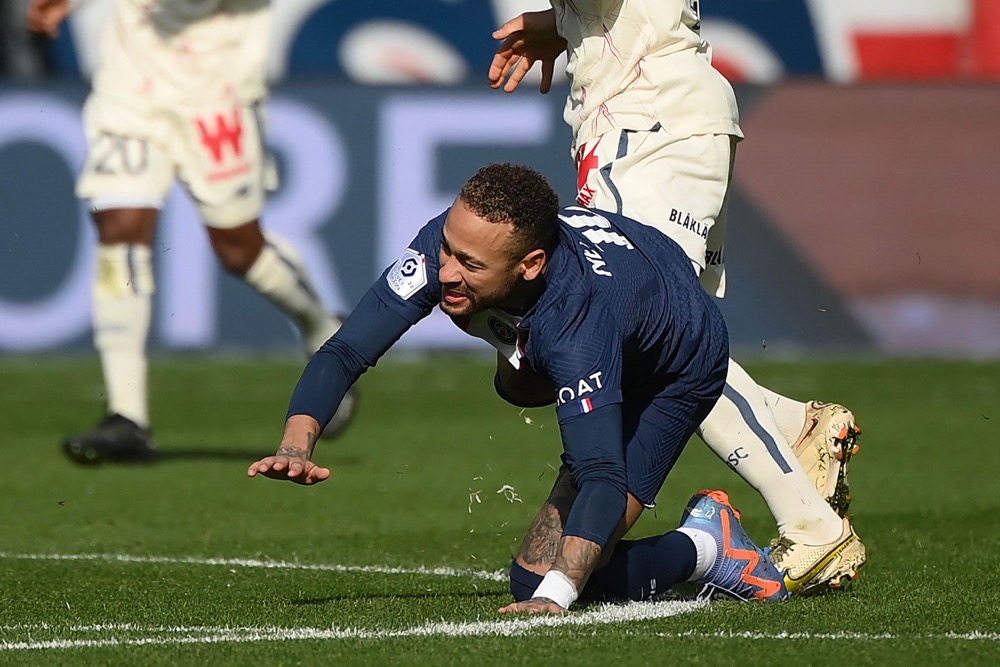 Neymar gets injured against Lille at The Parc des Princes Stadium in Paris on Feb. 19, 2023. (AFP)
