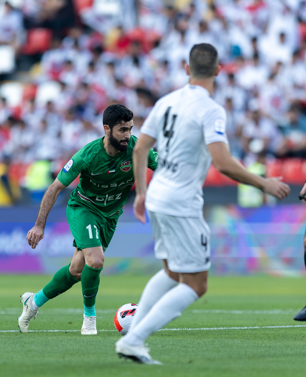 Omar Khrbin starred for Shabab Al-Ahli in their 3-2 win over Al-Jazira (Twitter/@Shabab_AlAhliFC)