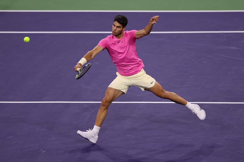 Carlos Alcaraz of Spain in action against Felix Auger-Aliassime of Canada in the quarterfinals at the BNP Paribas Open on Thursday in Indian Wells, California.(GETTY IMAGES NORTH AMERICA /AFP)