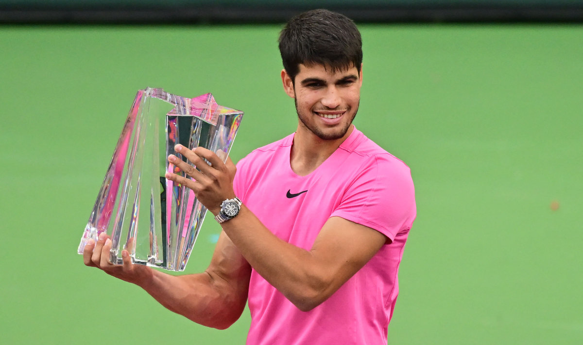 Alcaraz crushes Medvedev to clinch Indian Wells title and return to No. 1