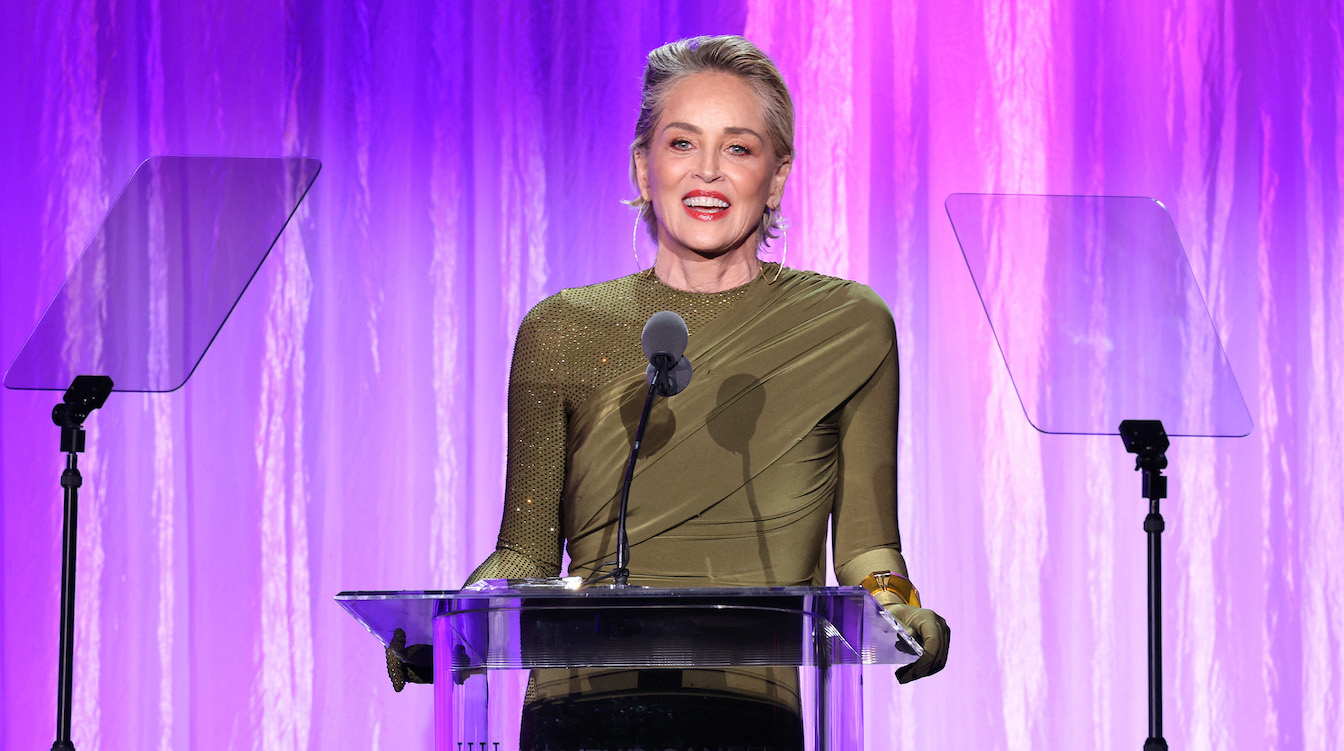 The Oscar-winning US actress wore an embellished green dress designed by Akbar to the 2023 Women’s Cancer Research Fund Gala. (AFP)