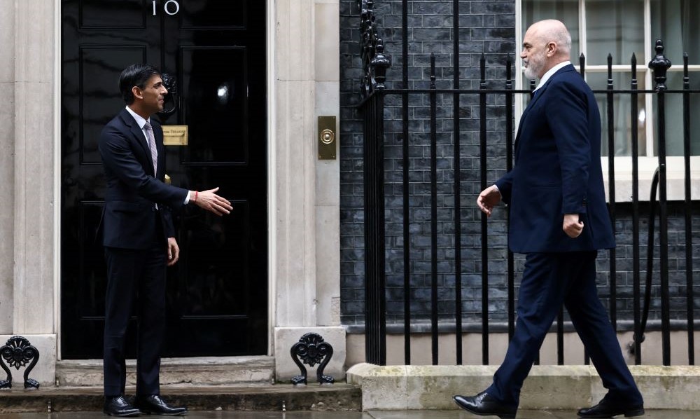 British Prime Minister Rishi Sunak meets Albanian Prime Minister Edi Rama on Downing Street, in London, Britain, March 23, 2023. (Reuters)