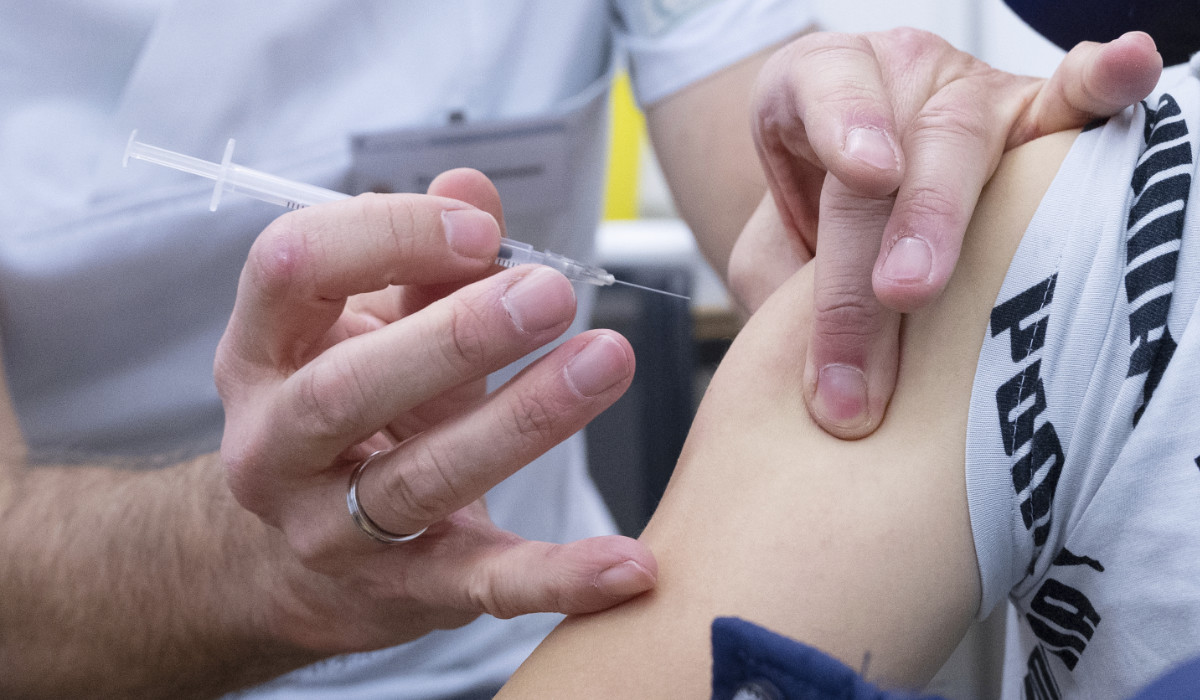 More than 69.5 million COVID-19 vaccine doses have been administered since the Kingdom’s immunization campaign began. (AP)