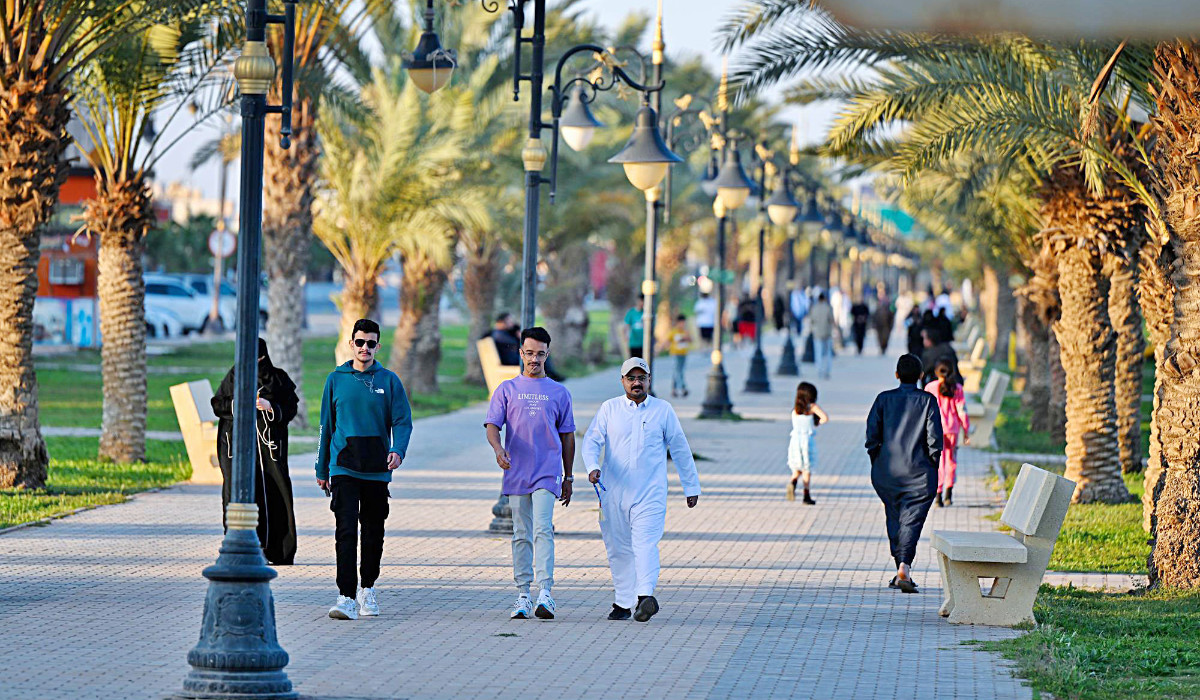 Pedestrian tracks and public parks across Saudi cities attract locals and residents during Ramadan who utilize them on a daily basis for walking, running, light exercises, and fresh air. (SPA)