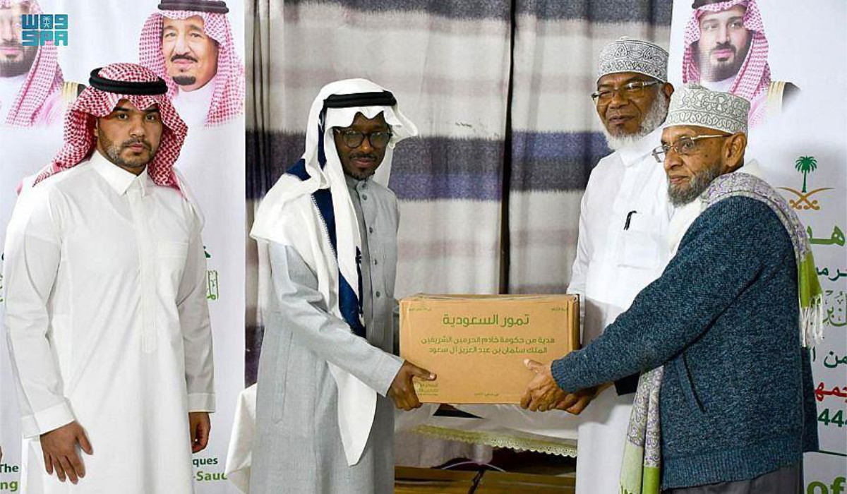 Some 10 tons of dates are to be distributed, while the iftar program for Muslims will reach more than 15,000 people. (SPA)