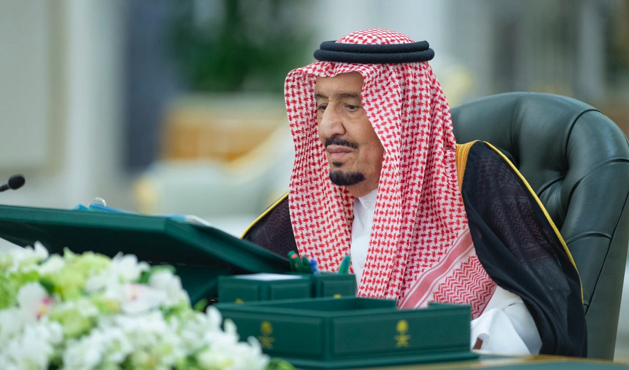 King Salman heading the Cabinet meeting in Jeddah on Tuesday. (SPA)