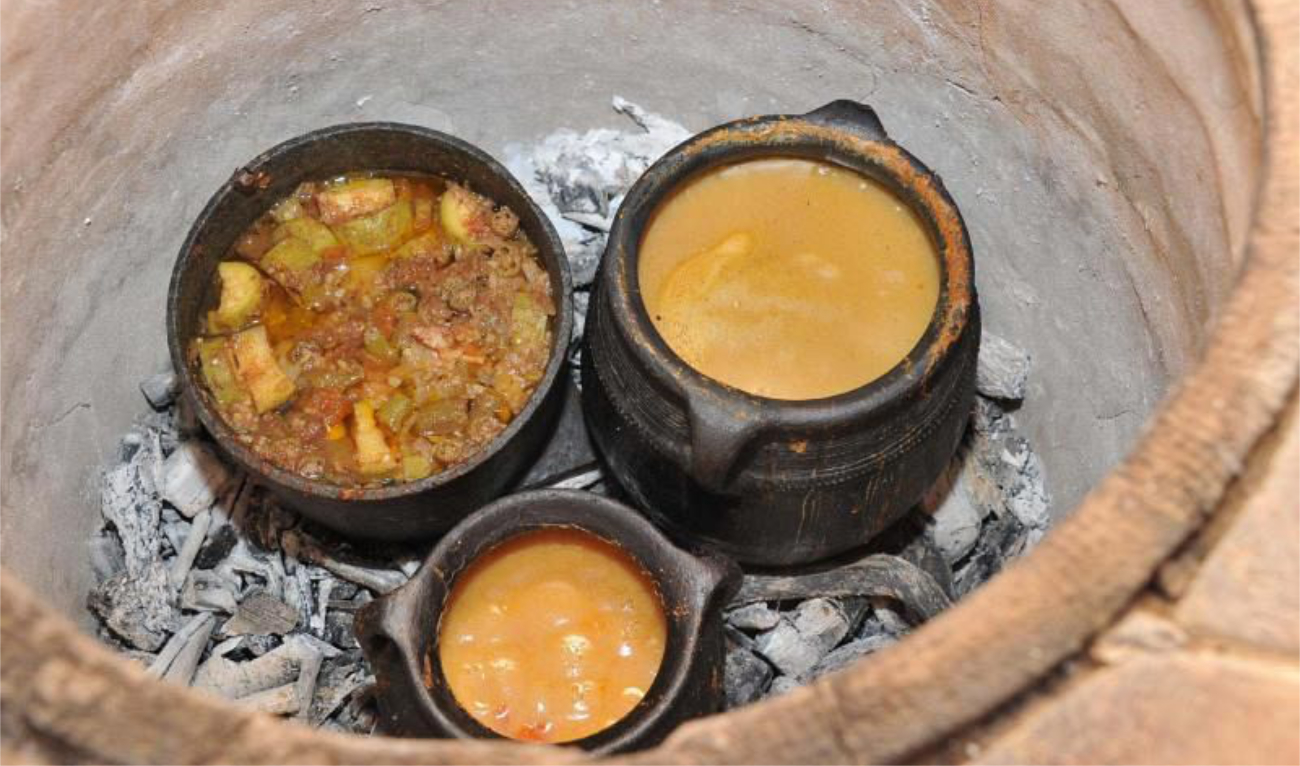 Mogsh soup being cooked in a traditional oven called mifa. (SPA)