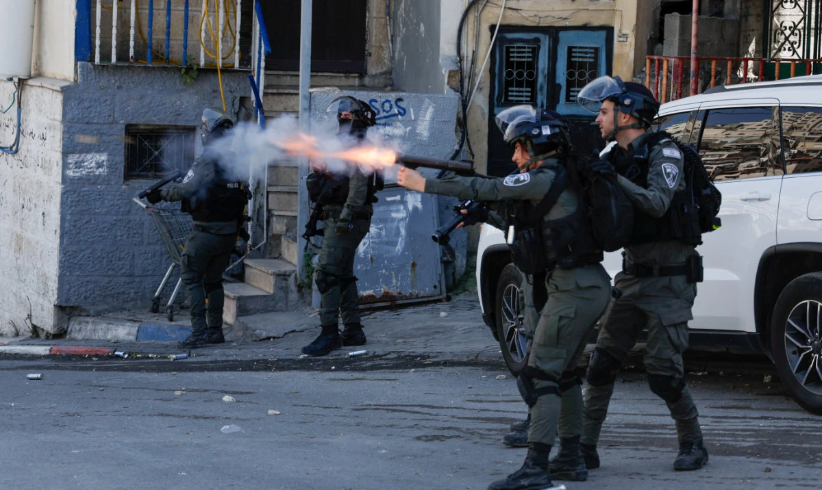 Israeli border police clash with Palestinians in Silwan neighbourhood in East Jerusalem, March 3, 2023. (Reuters)