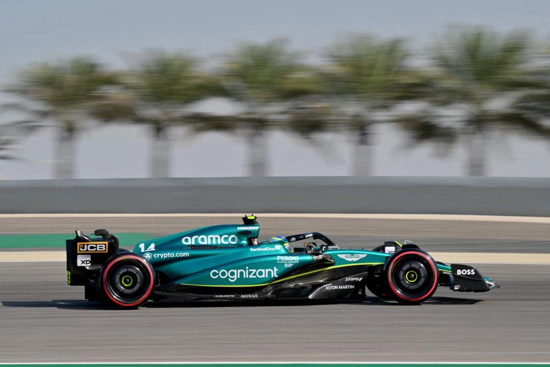 Alonso maintains hold over Verstappen in Bahrain GP practice