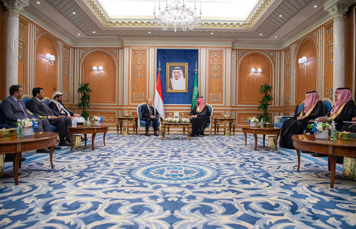 Saudi Crown Prince Mohammed bin Salman received Yemeni President Dr. Rashad Al-Alimi and members of the Presidential Leadership Council. (SPA)