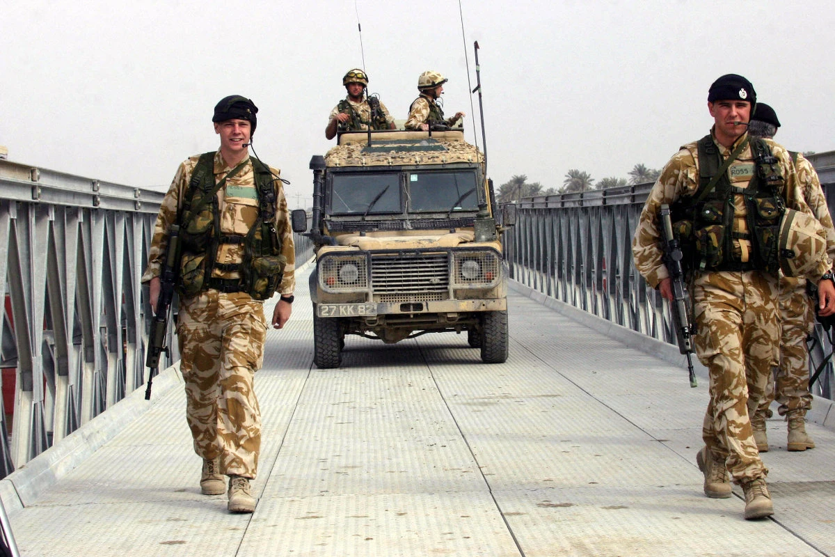 British soldiers are seen during the inaugural opening of a bridge on January 17, 2005, in Iraq's southern city of Basra, 500 km south of Baghdad. (AFP/file photo)