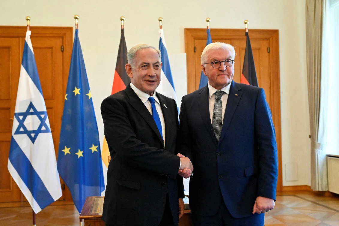 German President Frank-Walter Steinmeier welcomes Israeli Prime Minister Benjamin Netanyahu at the Bellevue Castle in Berlin on Mar. 16, 2023. (Reuters)
