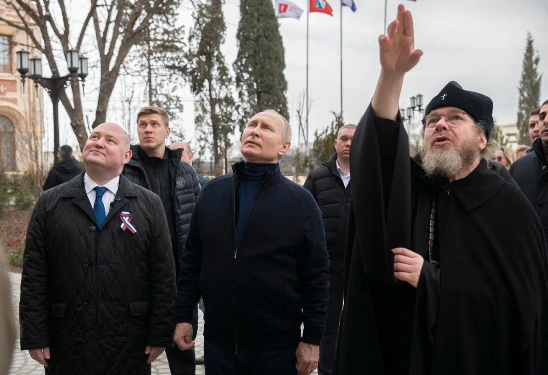 Putin visits Crimea as Ukraine grain deal extended