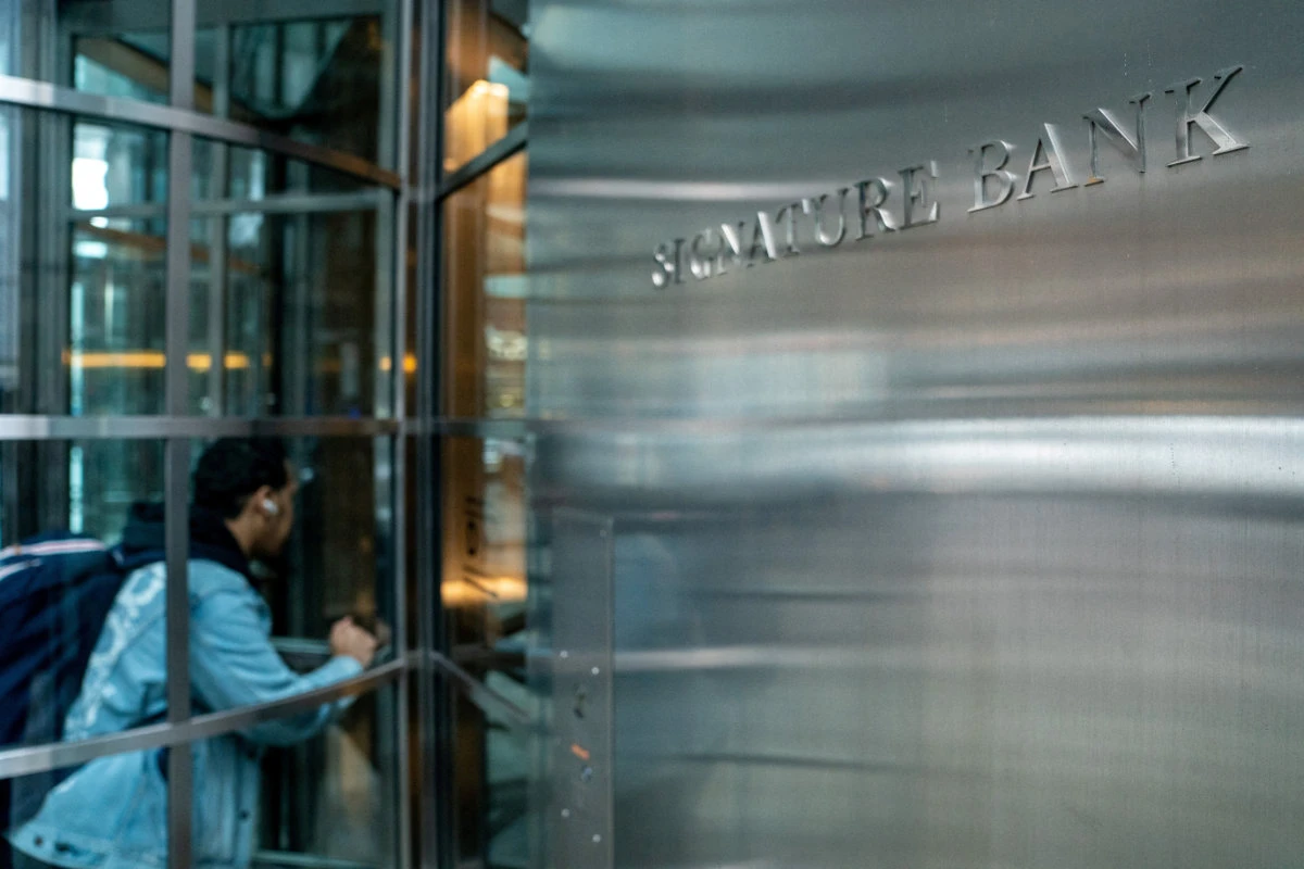 New York Community Bank to buy failed Signature Bank
