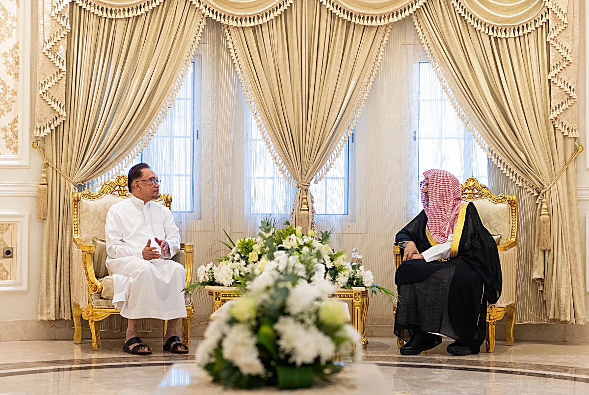 Muslim World League chief, Malaysian PM meet in Makkah