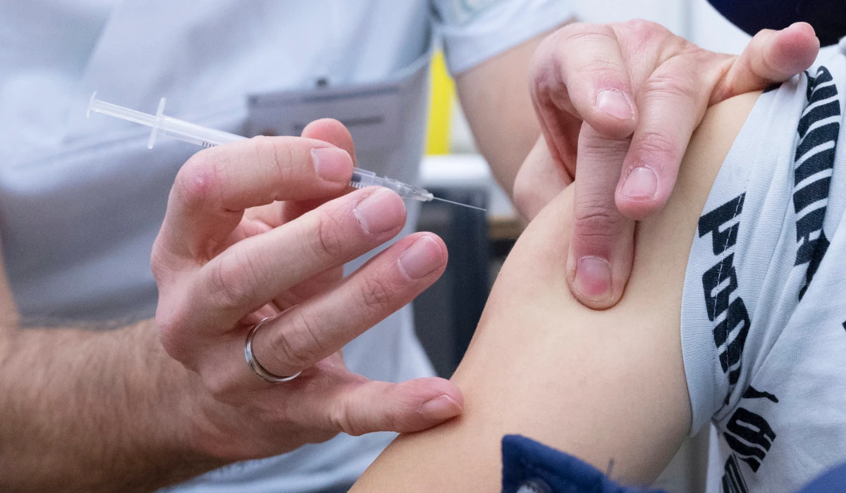 More than 69.5 million COVID-19 vaccine doses have been administered since the Kingdom’s immunization campaign began. (AP)