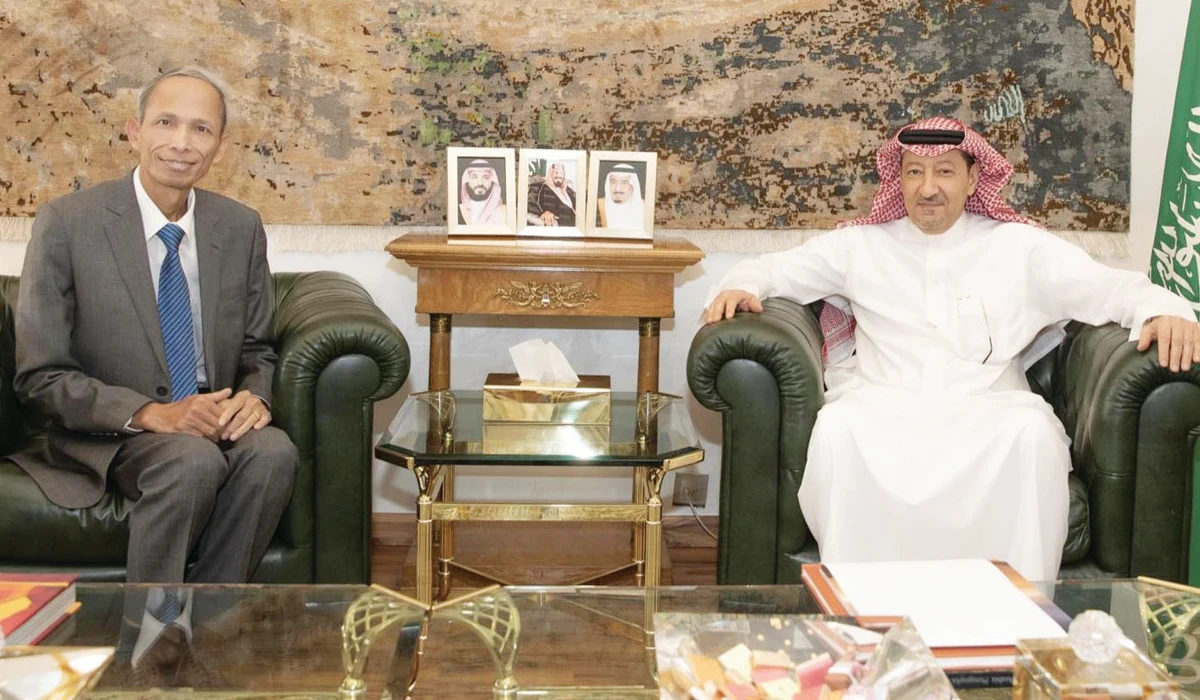Vu Viet Dung meets with Waleed Al-Khuraiji in Riyadh. (Supplied)